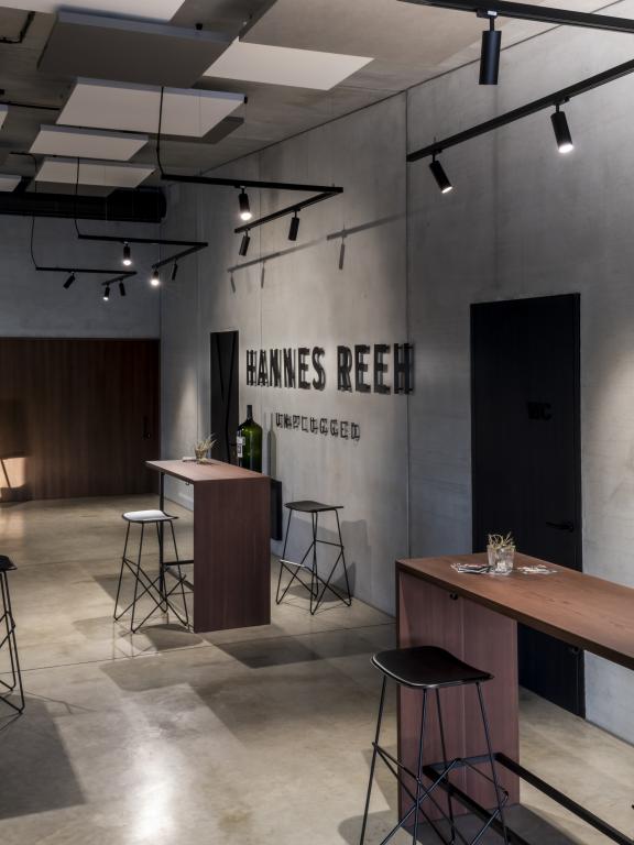 Hannes Reeh - a dining room, wine tasting room 
