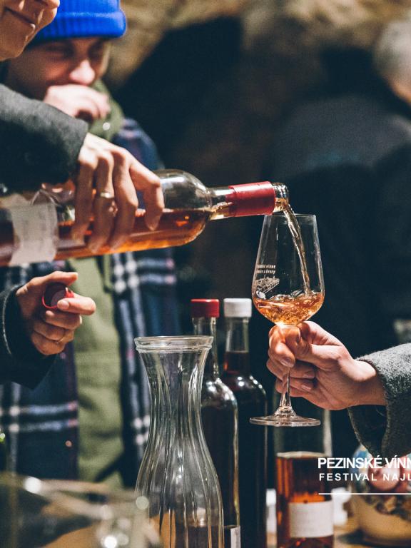 Pezinské vínne pivnice a dvory, ochutnávka vín