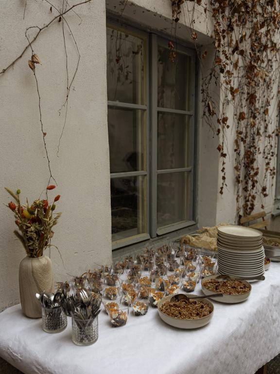 Kvapka, Romerov dom: ochutnávka vína, catering