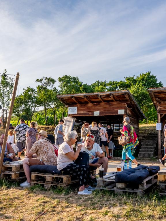 Víno a levanduľa program